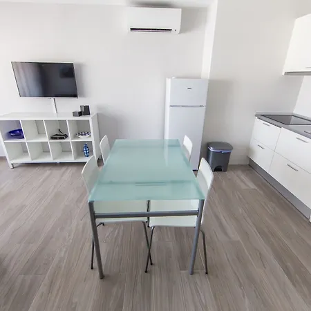 Apartamento Palmeras 2.2/2.5 *