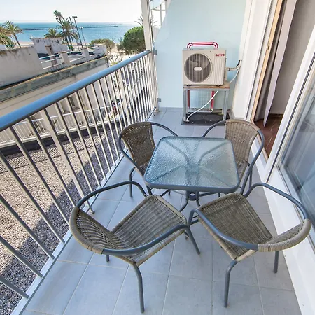 Apartamento Palmeras 2.2/2.5 Rosas